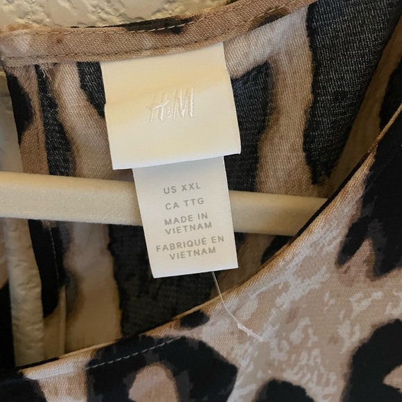 H&M Leopard Print Dress - Picture 3 of 3